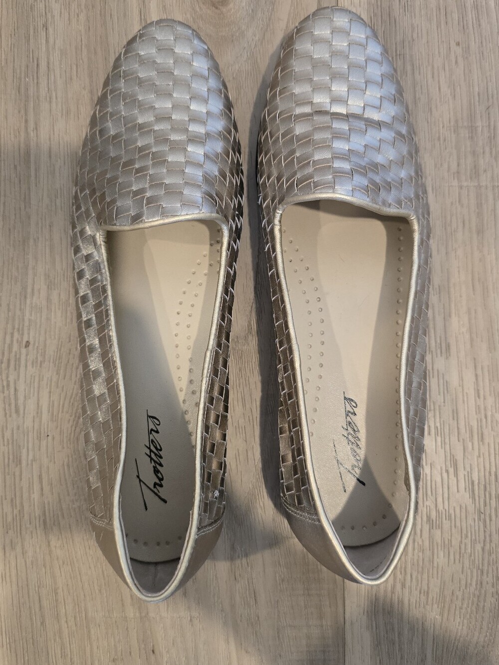 Trotters Metallic Liz Loafer
